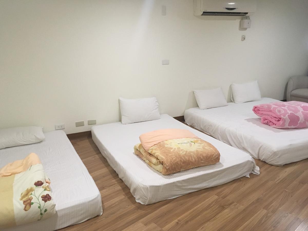 Walk Around.Tainan Apartment Bagian luar foto