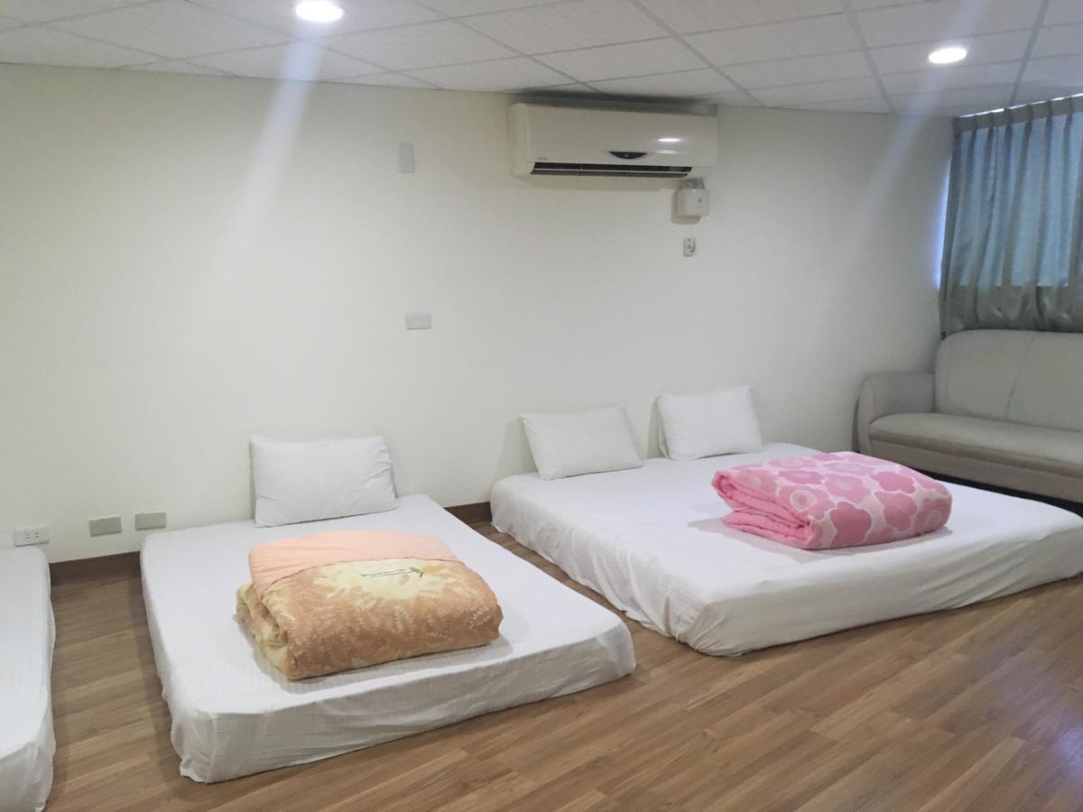 Walk Around.Tainan Apartment Bagian luar foto
